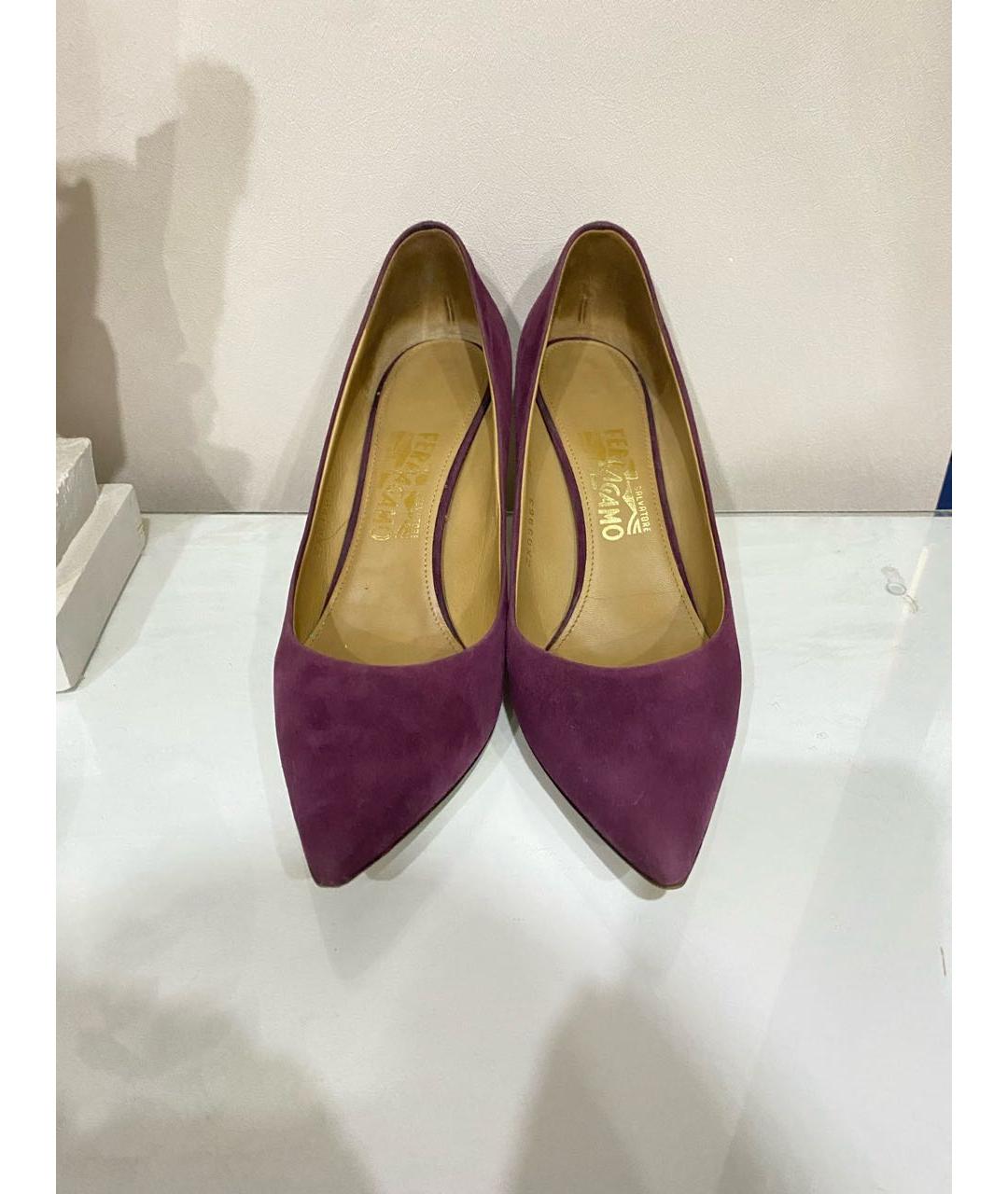 SALVATORE FERRAGAMO Фиолетовые замшевые туфли, фото 3