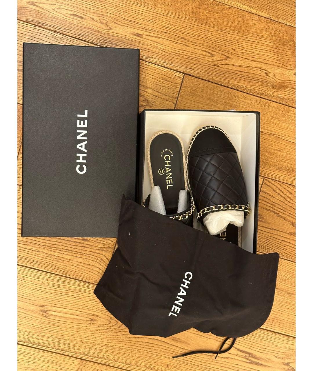 CHANEL PRE-OWNED Черные кожаные мюли, фото 5