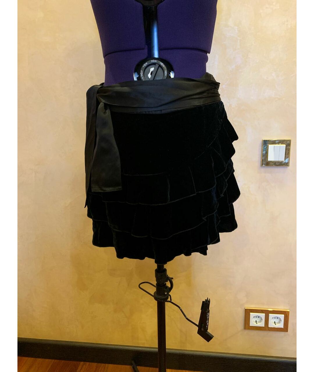 JUICY COUTURE Черная бархатная юбка мини, фото 5