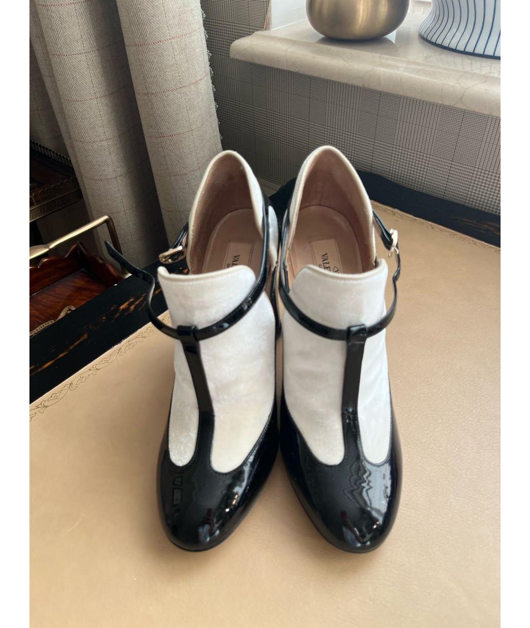 VALENTINO Черные ботильоны из лакированной кожи, фото 2