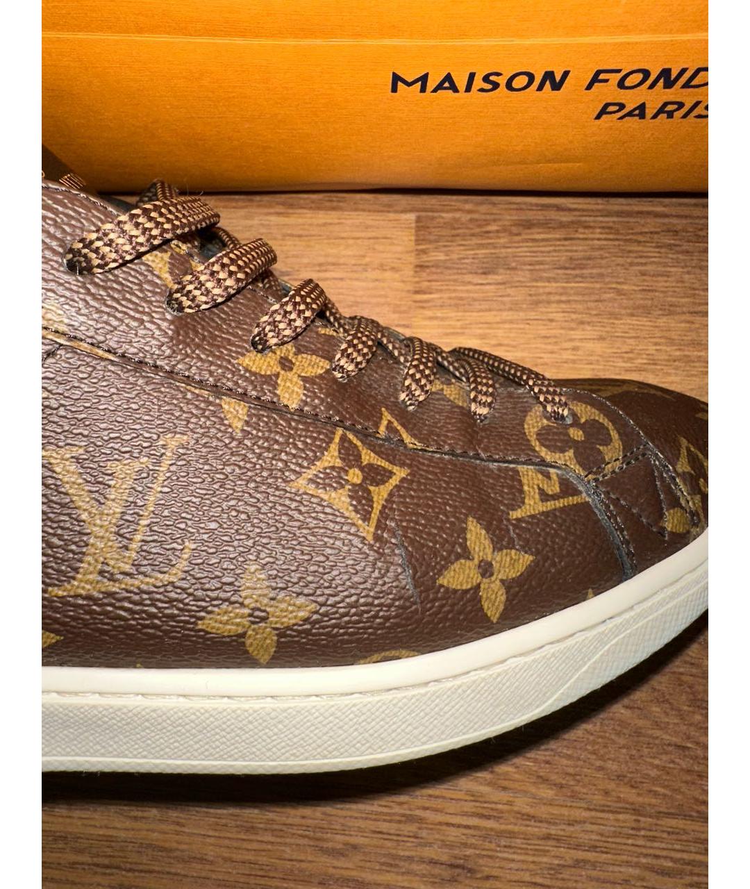 LOUIS VUITTON PRE-OWNED Коричневые низкие кроссовки / кеды, фото 8