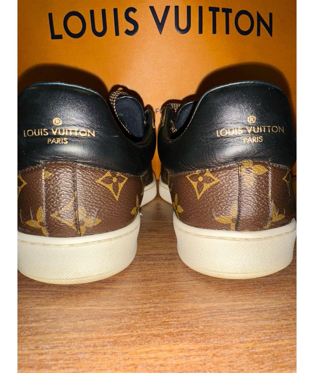 LOUIS VUITTON PRE-OWNED Коричневые низкие кроссовки / кеды, фото 4