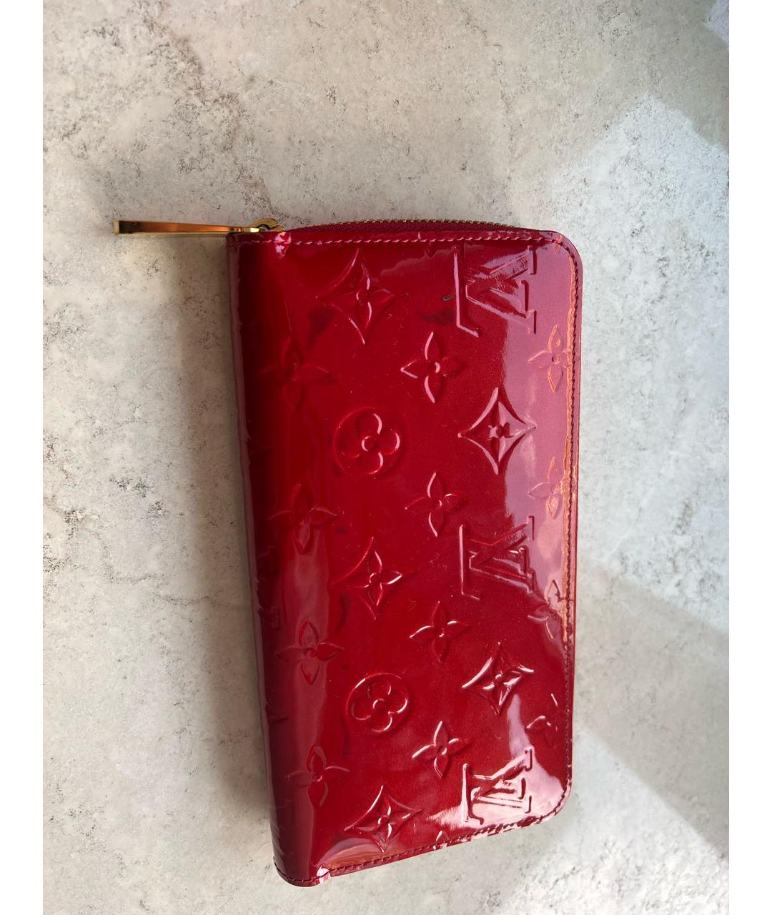 LOUIS VUITTON Красный кошелек из лакированной кожи, фото 2