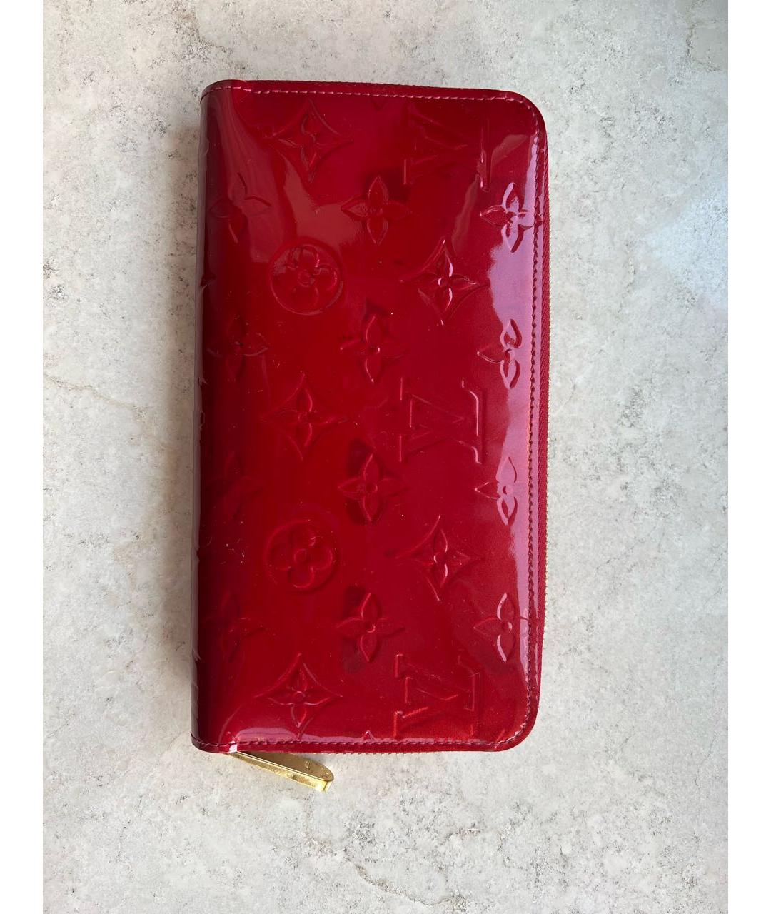 LOUIS VUITTON Красный кошелек из лакированной кожи, фото 9