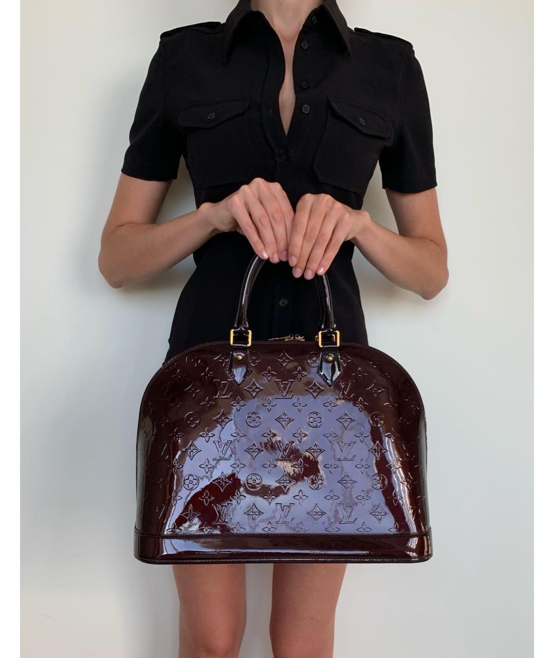 LOUIS VUITTON Бордовая сумка с короткими ручками из лакированной кожи, фото 4