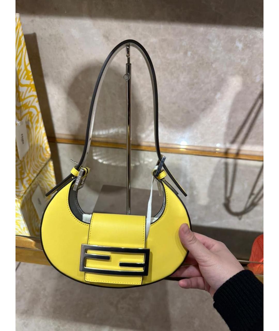 FENDI Желтая кожаная сумка с короткими ручками, фото 3