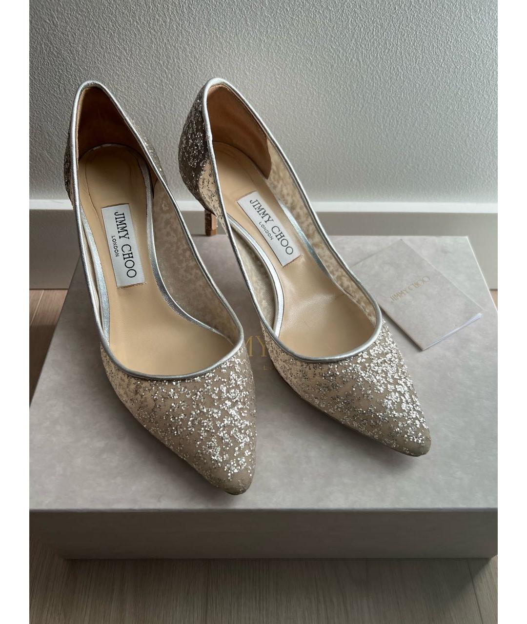 JIMMY CHOO Серебряные текстильные свадебные туфли на низком каблуке, фото 5