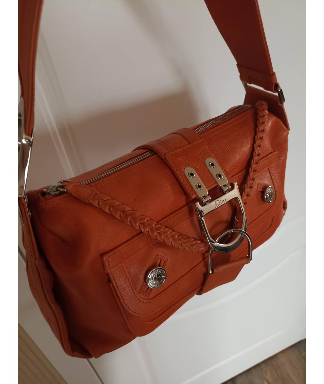 CHRISTIAN DIOR PRE-OWNED Оранжевая кожаная сумка с короткими ручками, фото 2