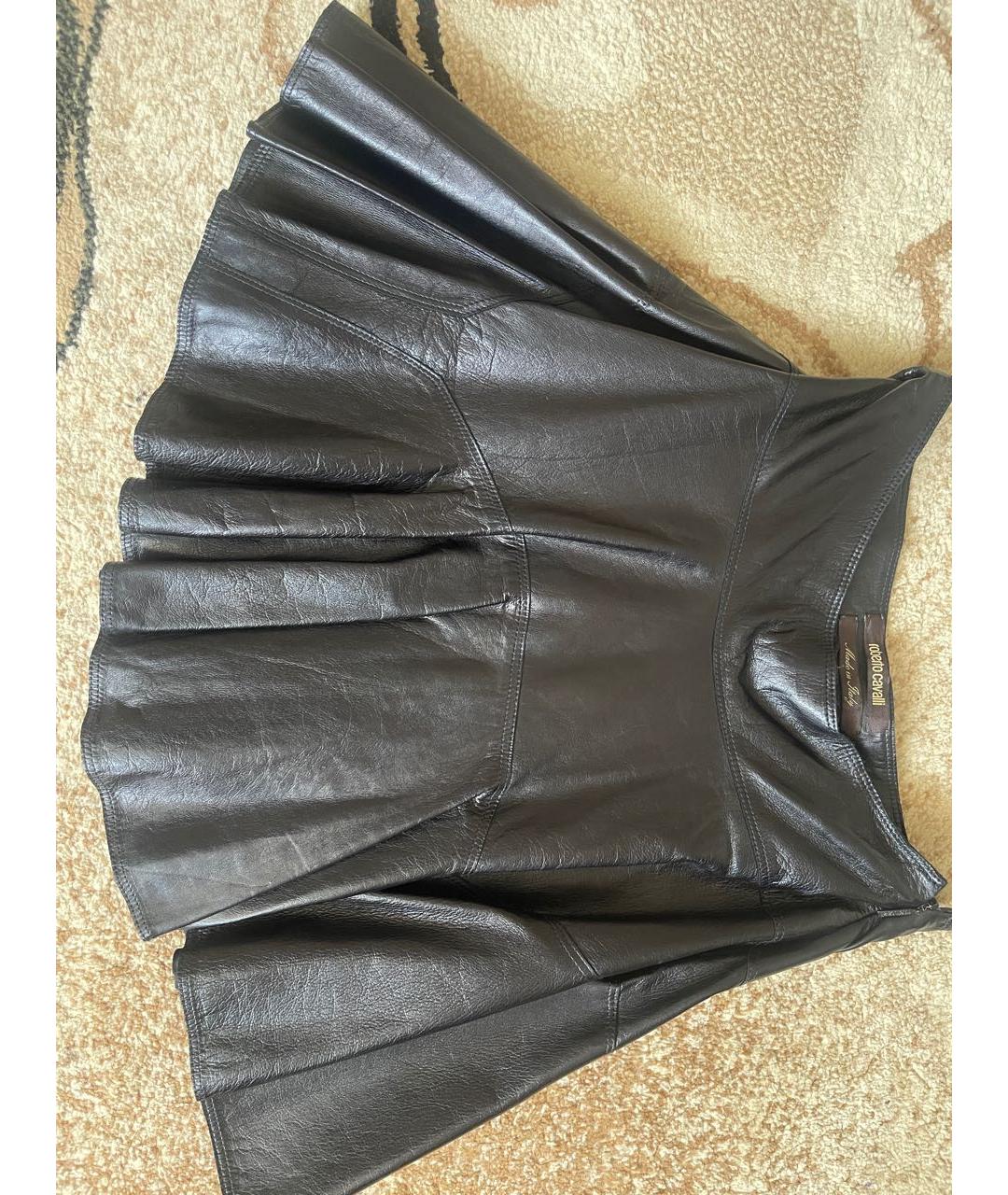 ROBERTO CAVALLI Черная кожаная юбка мини, фото 4