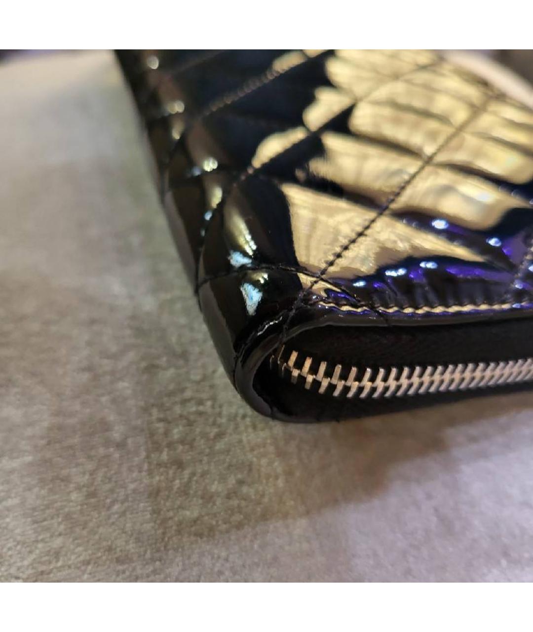 CHANEL PRE-OWNED Черный кошелек из лакированной кожи, фото 9