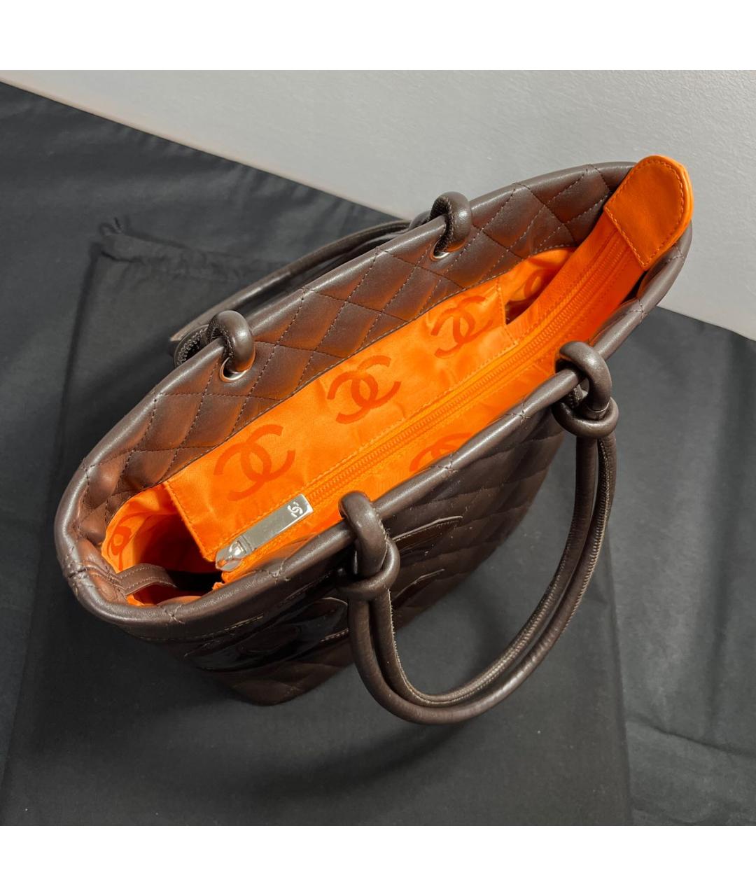 CHANEL PRE-OWNED Коричневая кожаная сумка с короткими ручками, фото 5