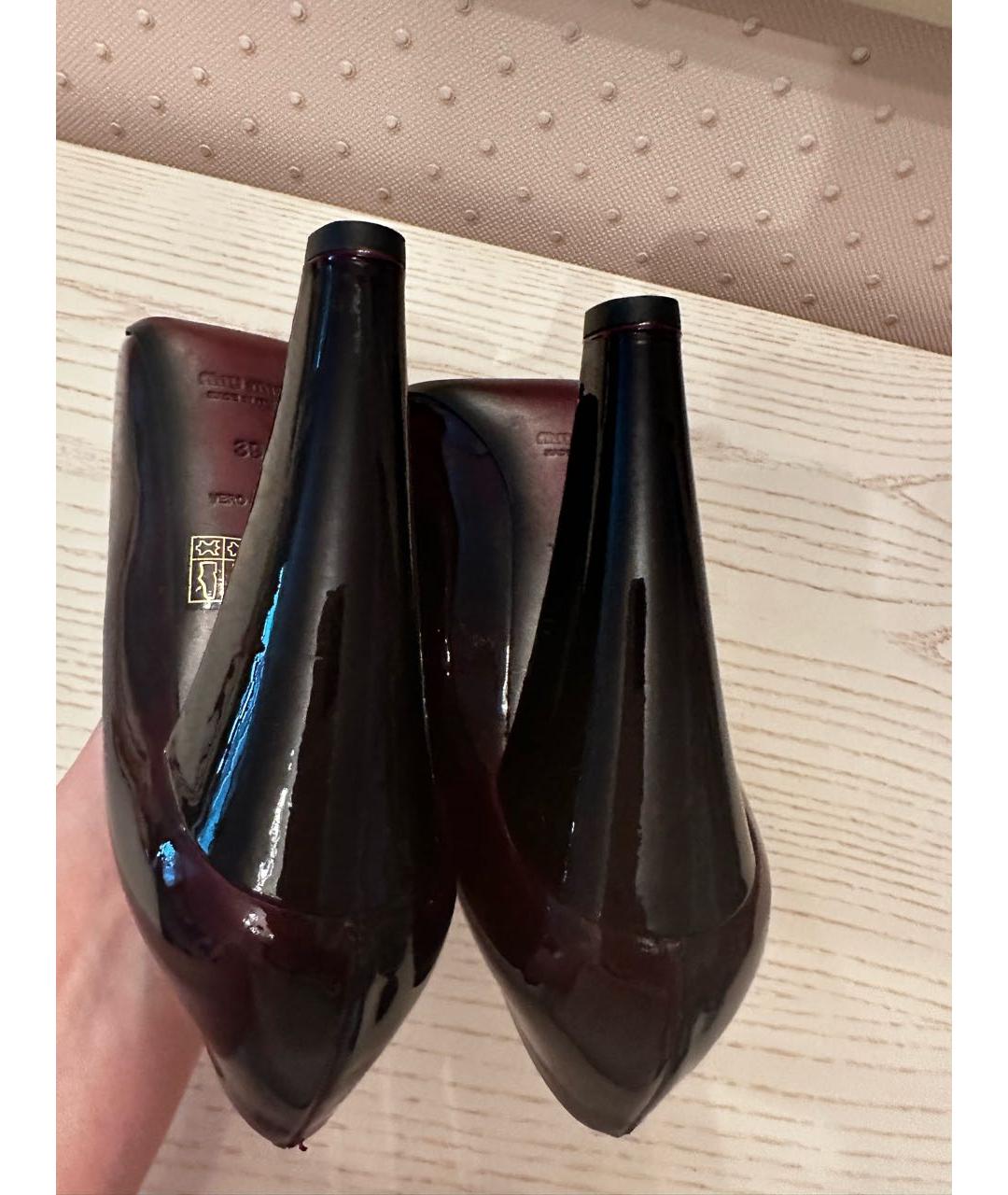 MIU MIU Бордовые туфли из лакированной кожи, фото 6