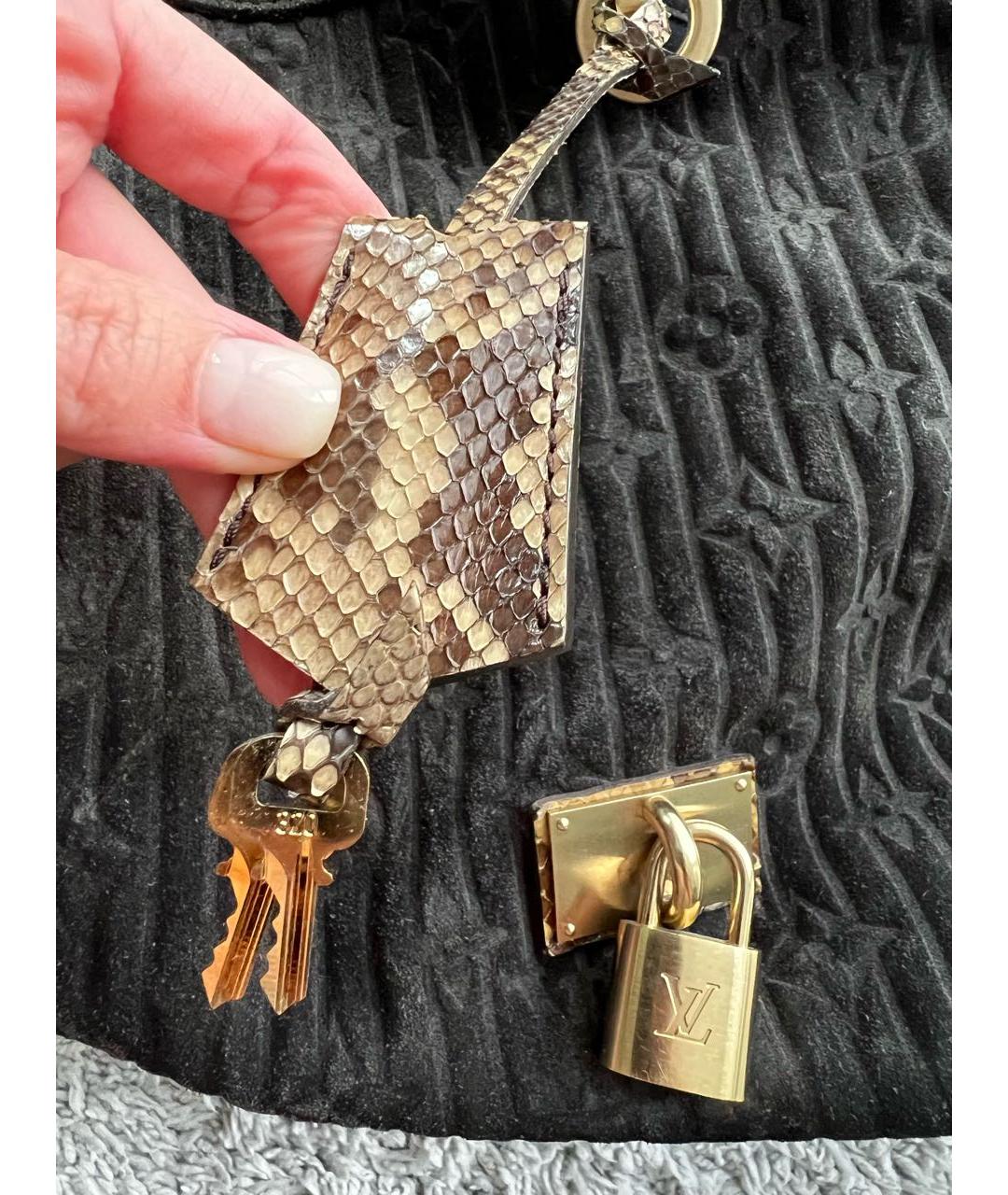 LOUIS VUITTON Серая замшевая сумка с короткими ручками, фото 6