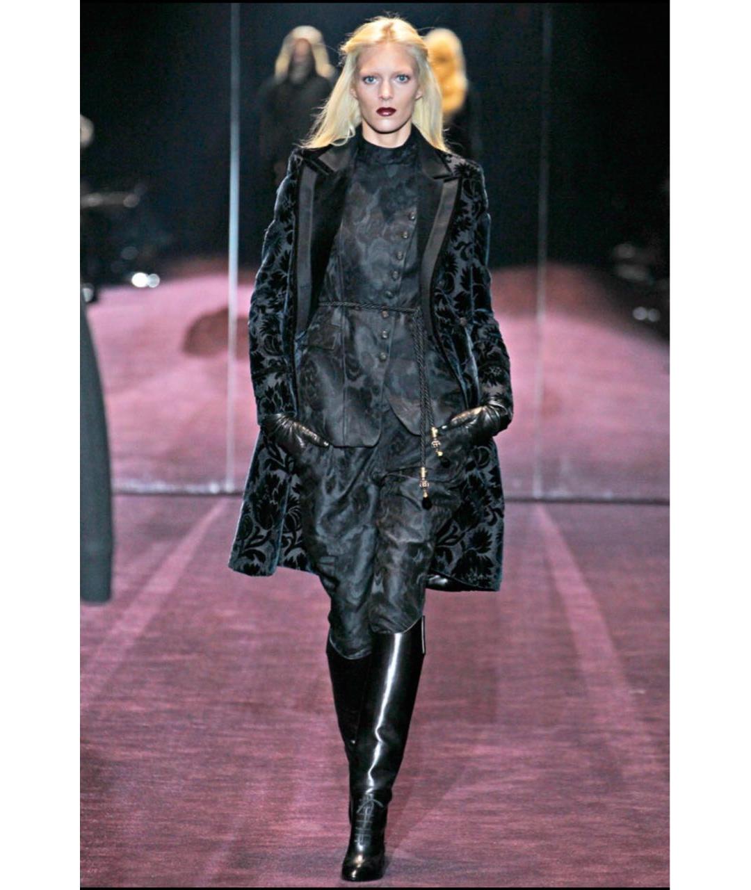 GUCCI Черное бархатное пальто, фото 3
