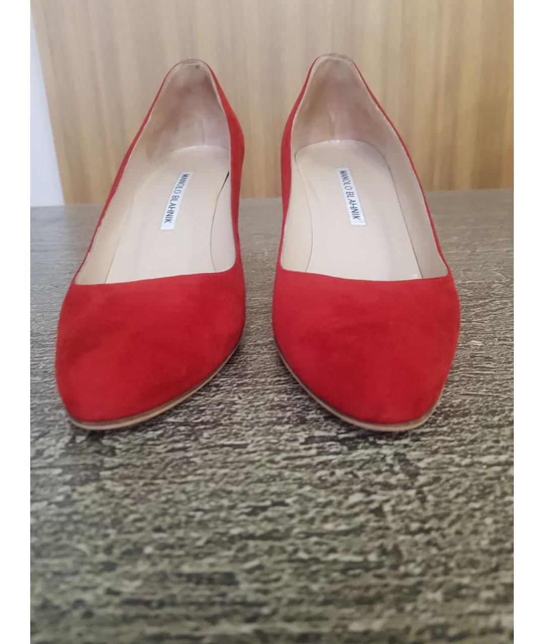 MANOLO BLAHNIK Красные замшевые туфли, фото 3