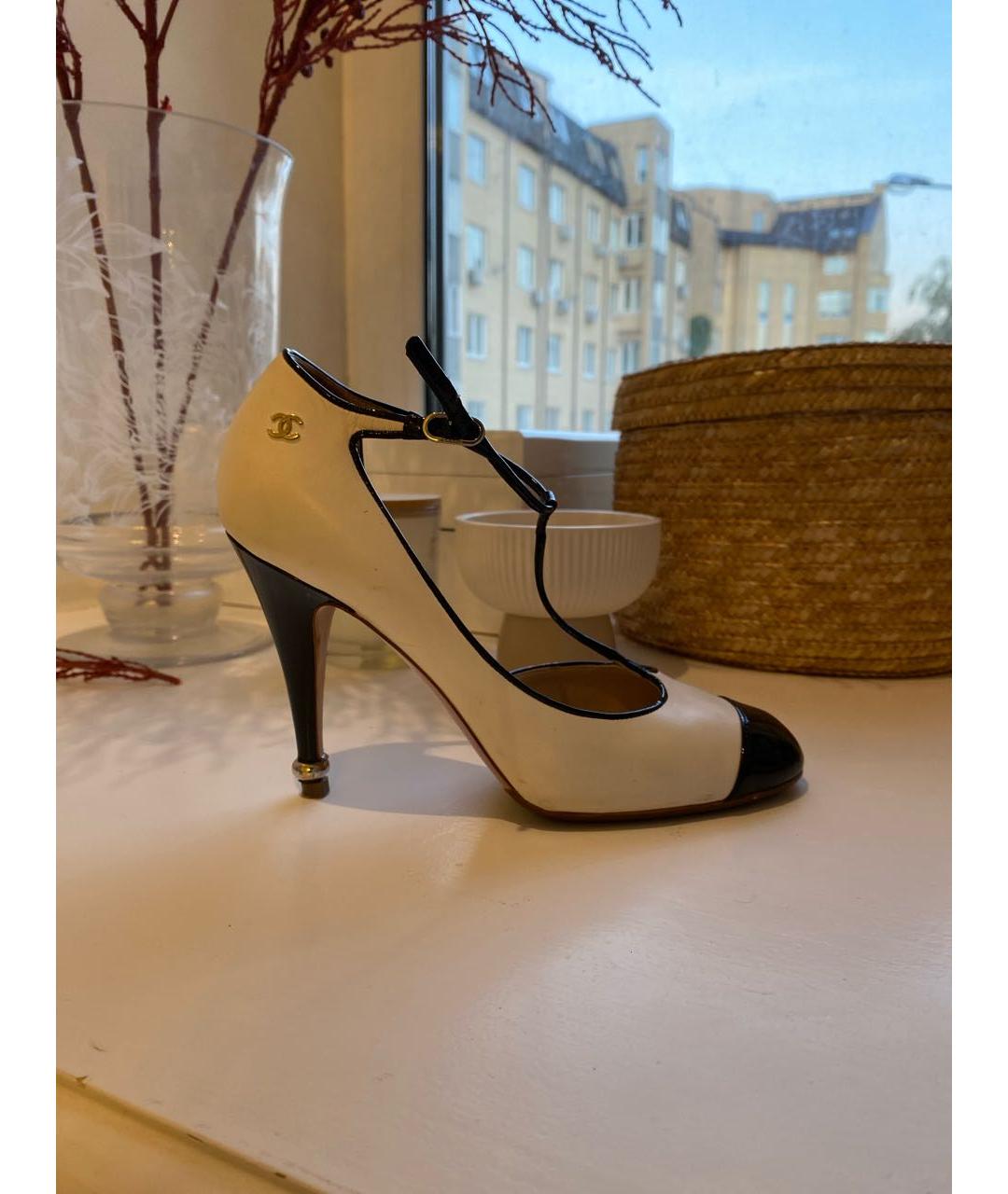 CHANEL Белые кожаные туфли, фото 5