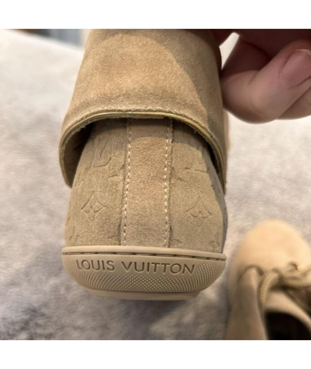 LOUIS VUITTON Бежевые замшевые ботинки, фото 6