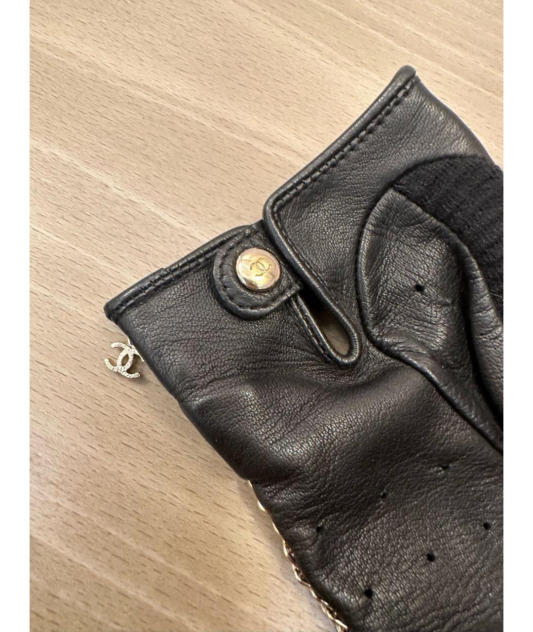 CHANEL PRE-OWNED Черные кожаные митенки, фото 3