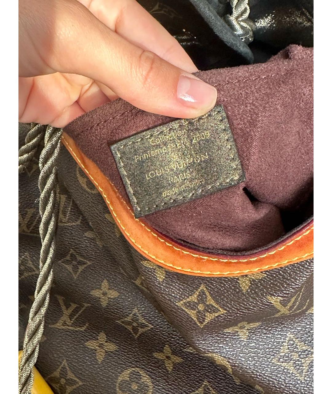 LOUIS VUITTON Коричневая кожаная сумка с короткими ручками, фото 4