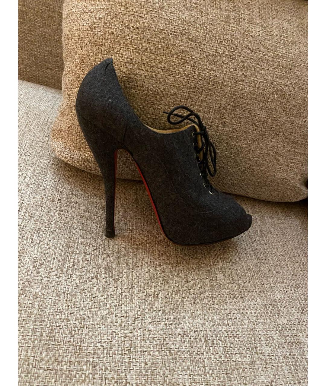 CHRISTIAN LOUBOUTIN Антрацитовые текстильные ботильоны, фото 5