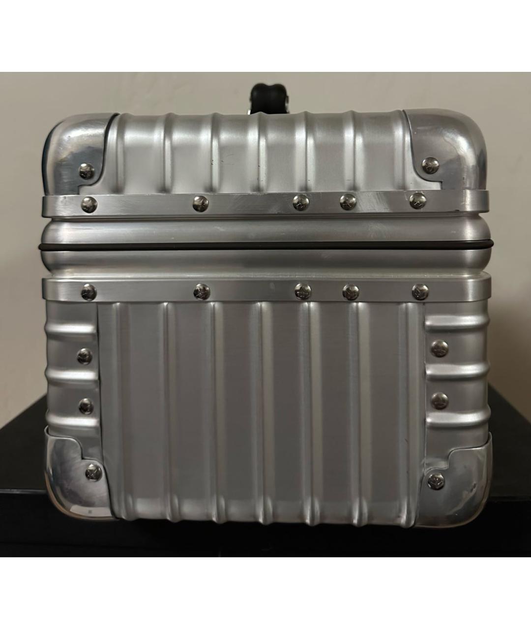Rimowa Серебрянный чемодан, фото 4
