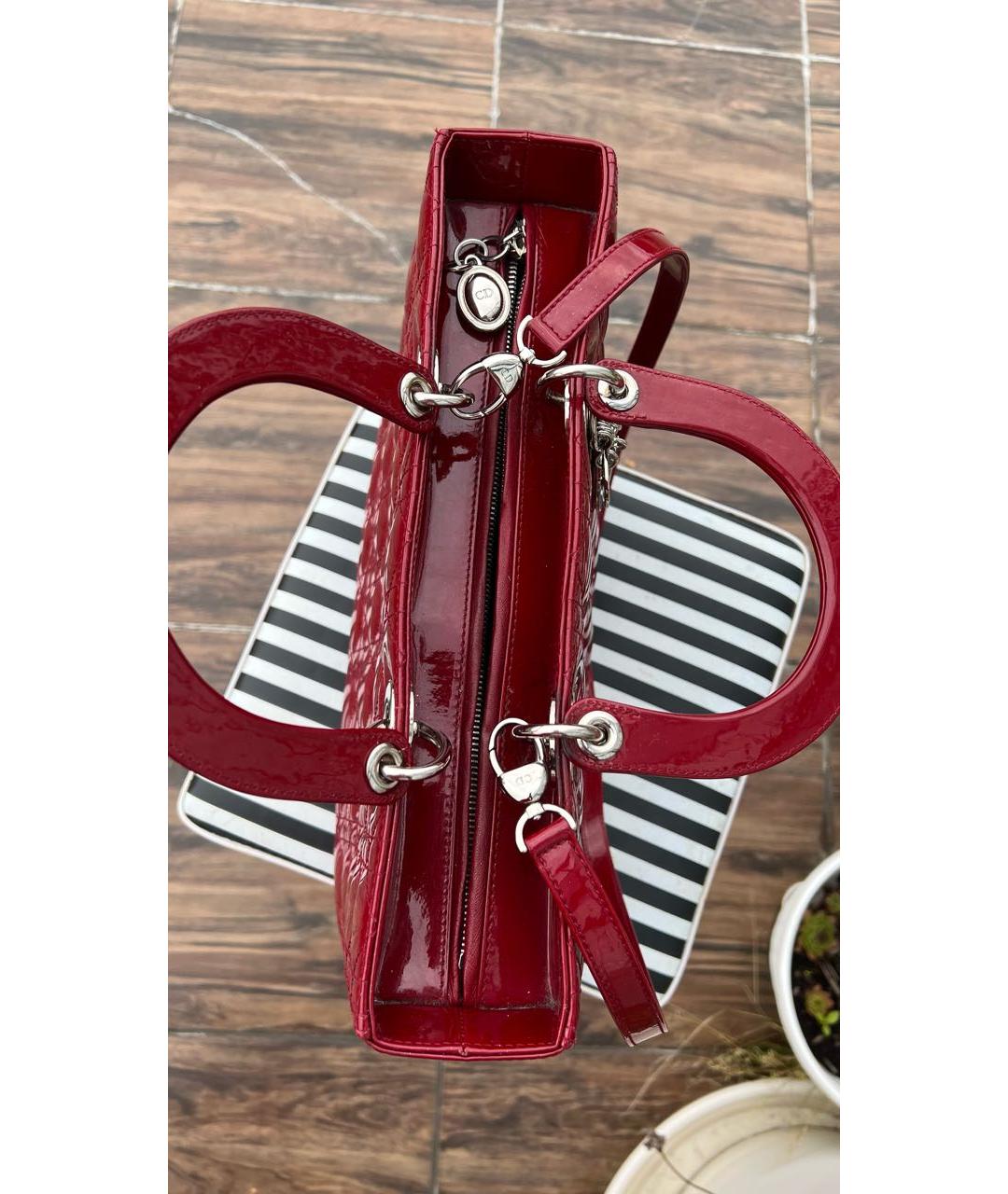 CHRISTIAN DIOR Бордовая сумка с короткими ручками из лакированной кожи, фото 5