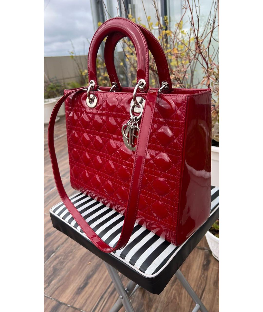 CHRISTIAN DIOR Бордовая сумка с короткими ручками из лакированной кожи, фото 3