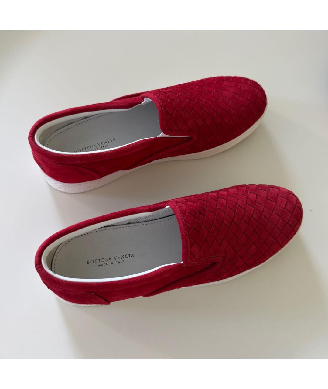 BOTTEGA VENETA Красные замшевые слипоны, фото 2
