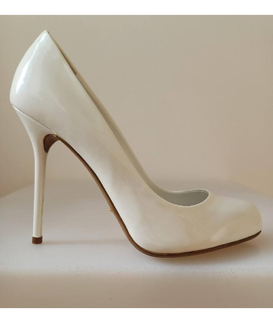 SERGIO ROSSI Белые туфли из лакированной кожи, фото 6