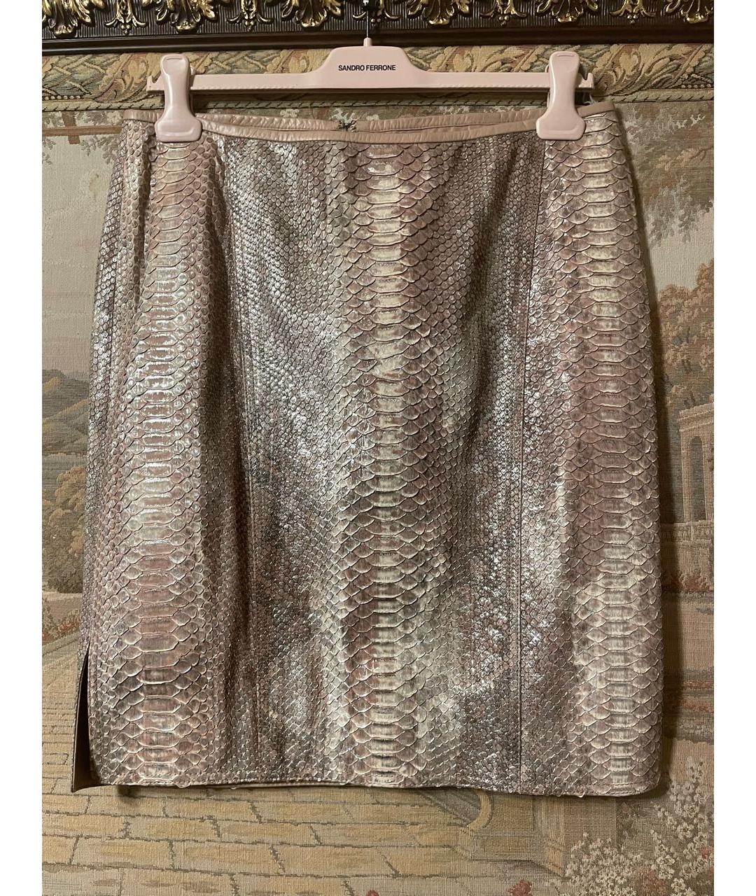 REED KRAKOFF Бежевая юбка мини из экзотической кожи, фото 7