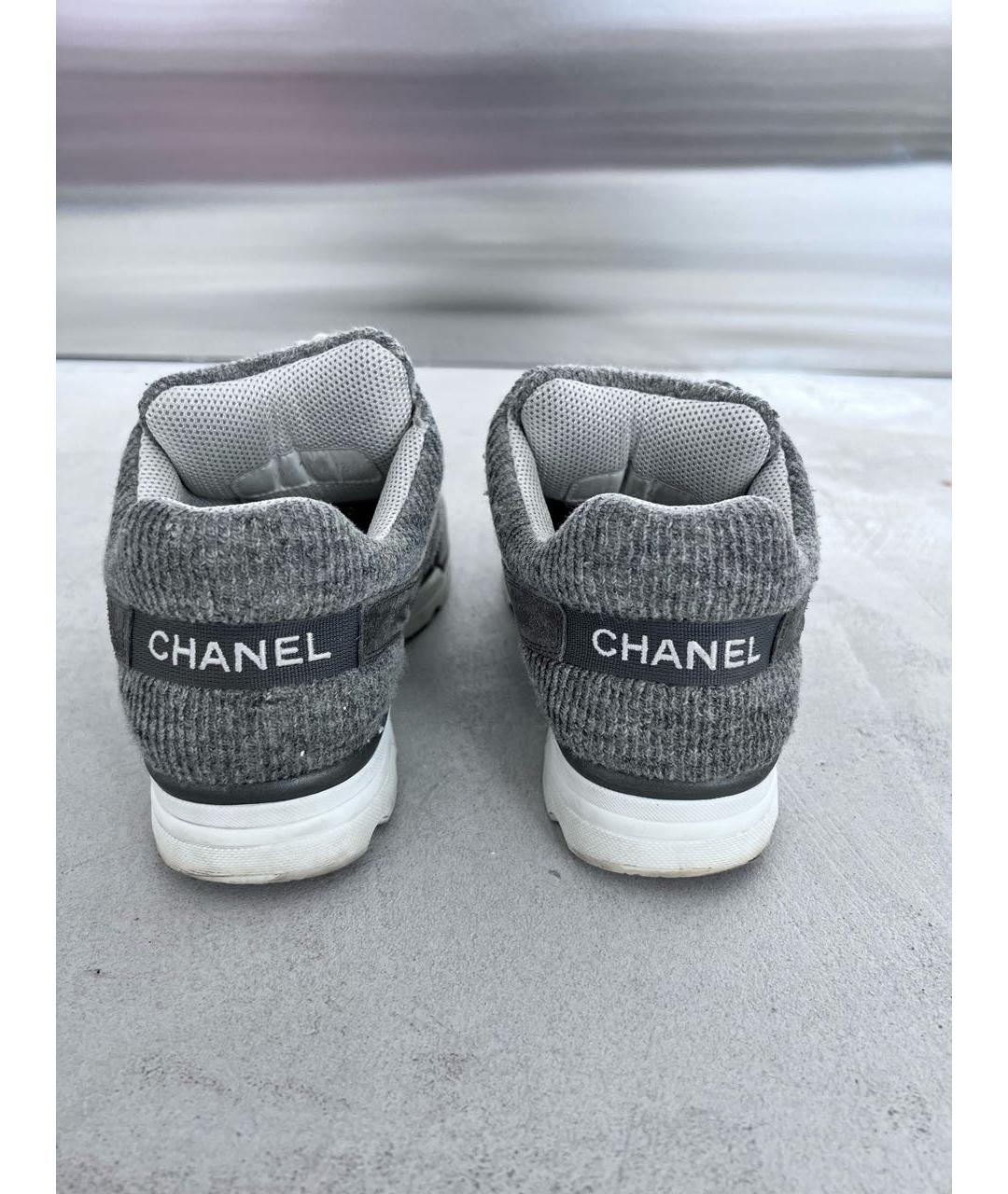CHANEL PRE-OWNED Серые замшевые кроссовки, фото 4