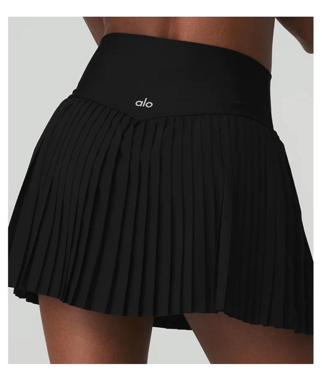 Ispaniyalik mini yubkada jinsiy aloqa