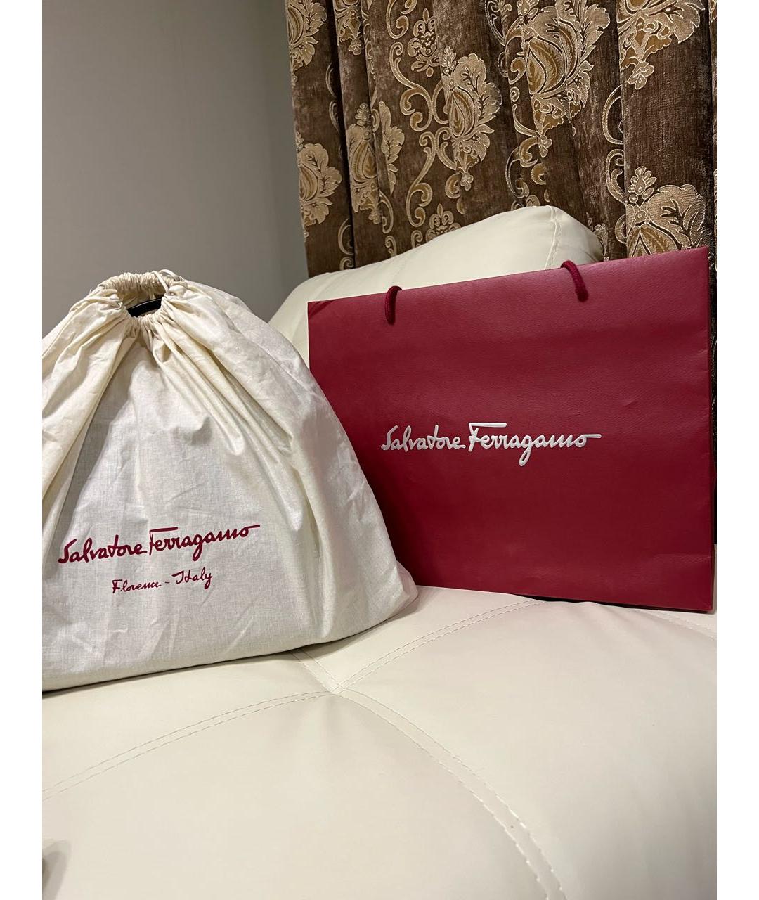 SALVATORE FERRAGAMO Черная кожаная сумка через плечо, фото 8