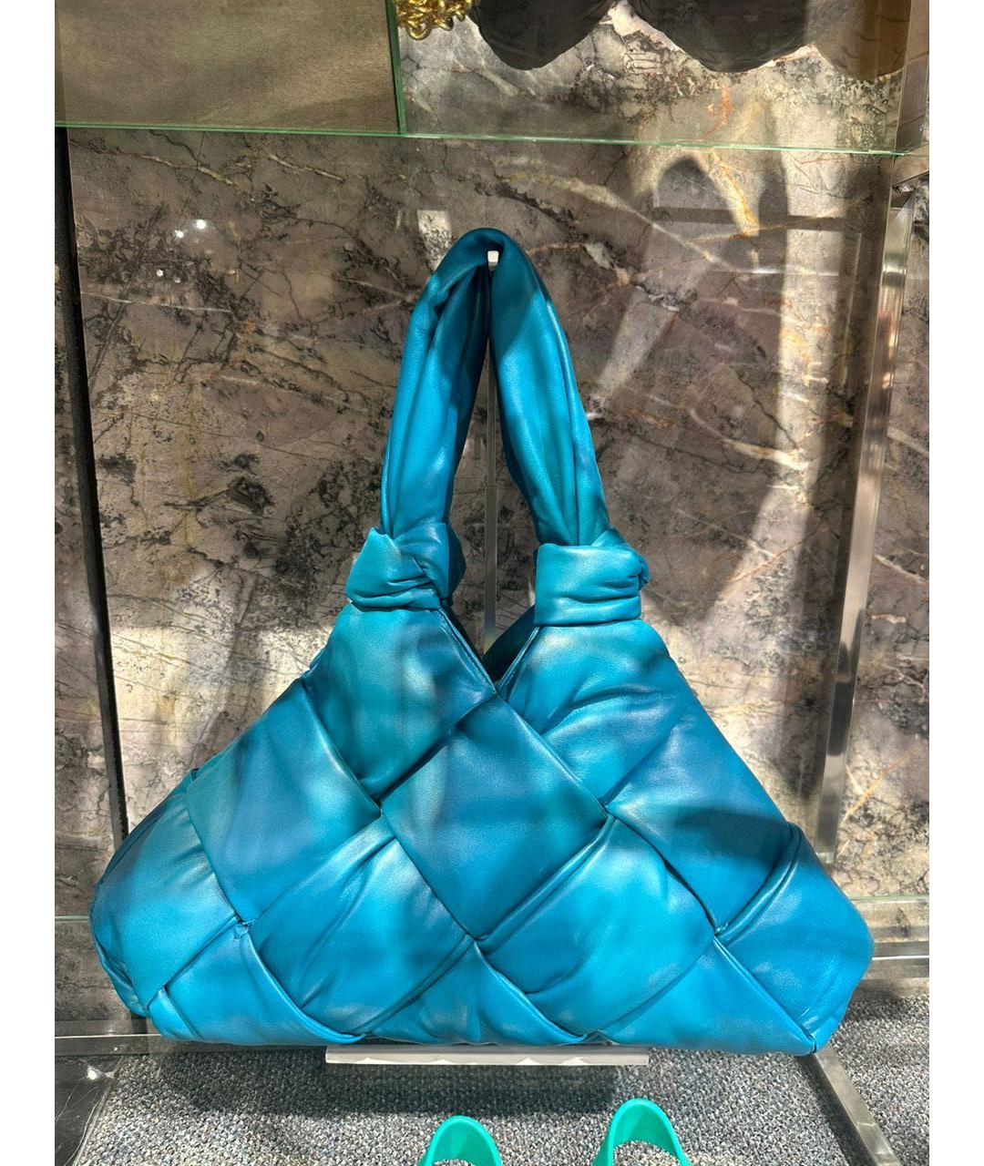 BOTTEGA VENETA Голубая кожаная сумка с короткими ручками, фото 2