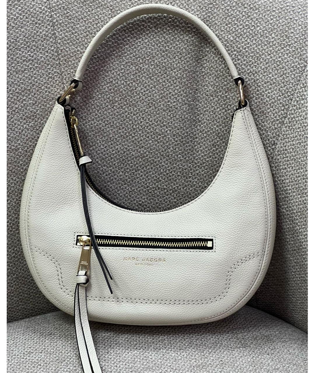 MARC JACOBS Бежевая кожаная сумка с короткими ручками, фото 4