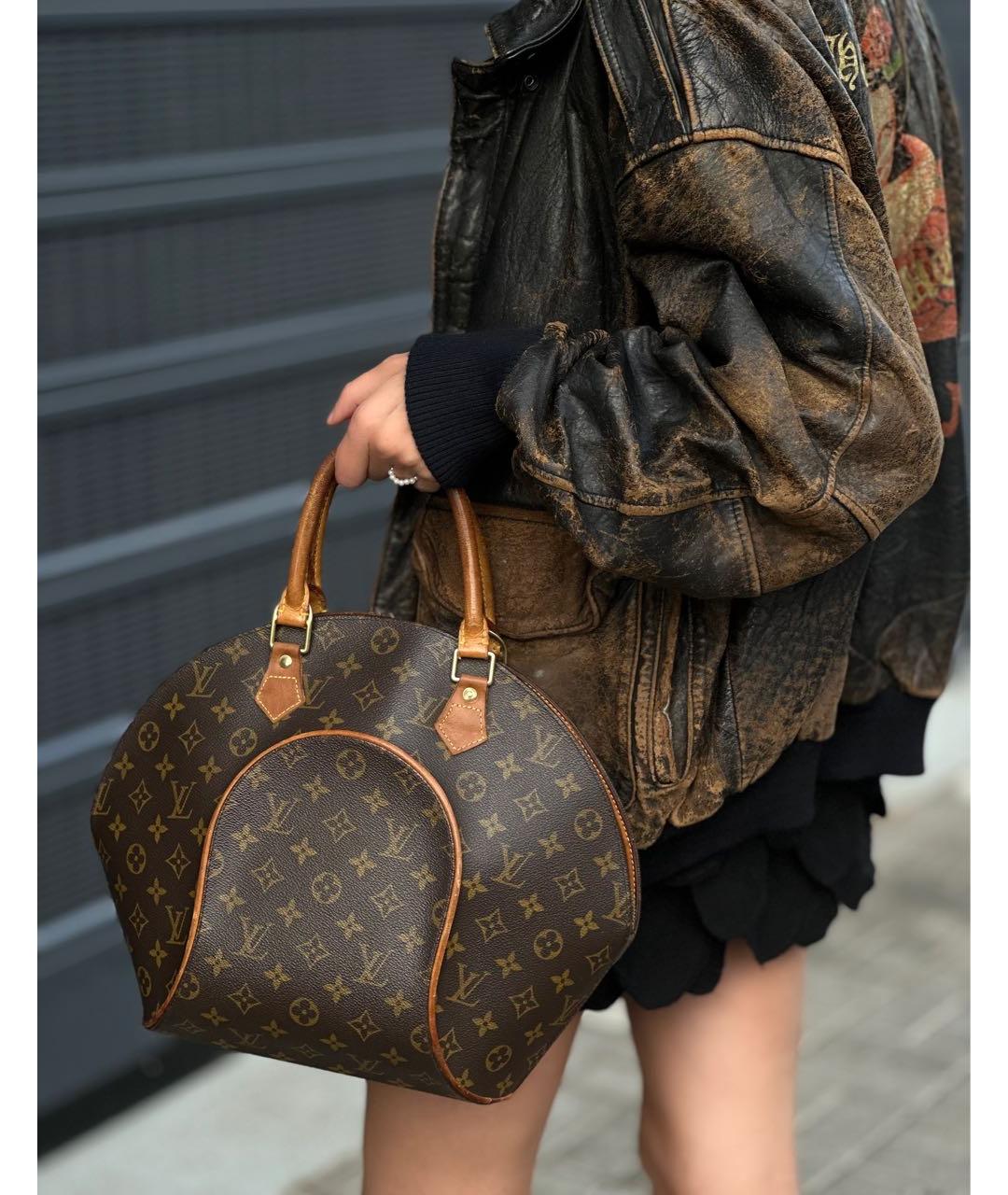 LOUIS VUITTON Коричневая сумка с короткими ручками, фото 4