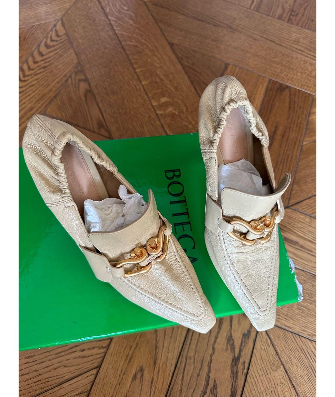 BOTTEGA VENETA Бежевые кожаные туфли, фото 2