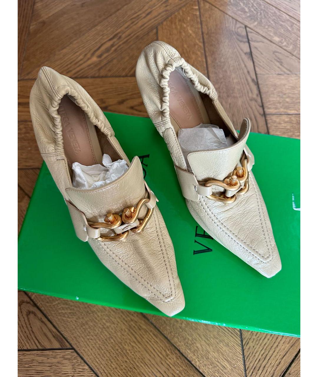 BOTTEGA VENETA Бежевые кожаные туфли, фото 4