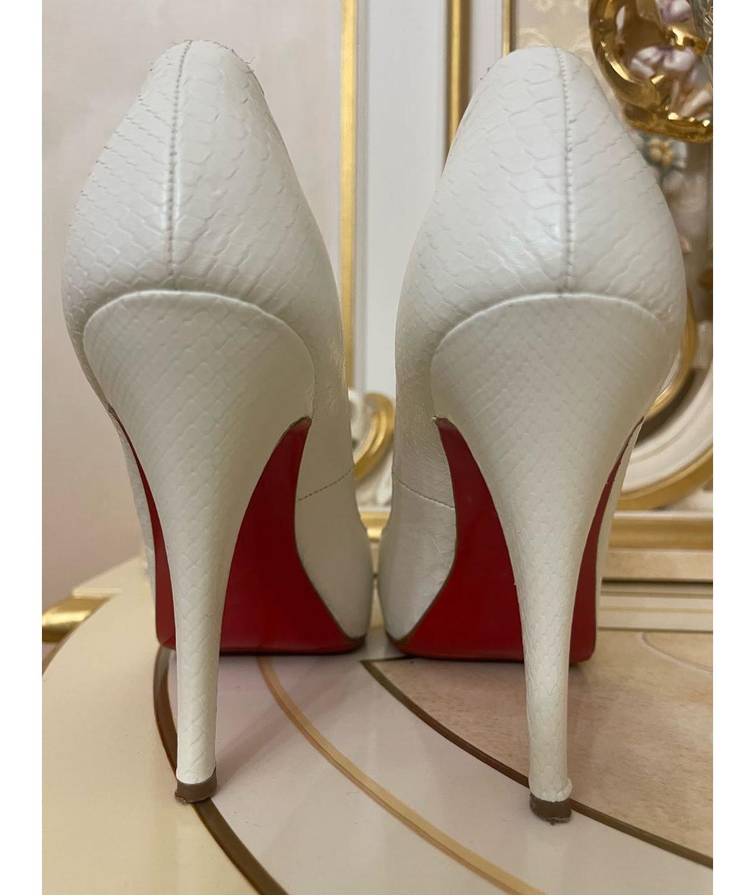 CHRISTIAN LOUBOUTIN Белые туфли из экзотической кожи, фото 3