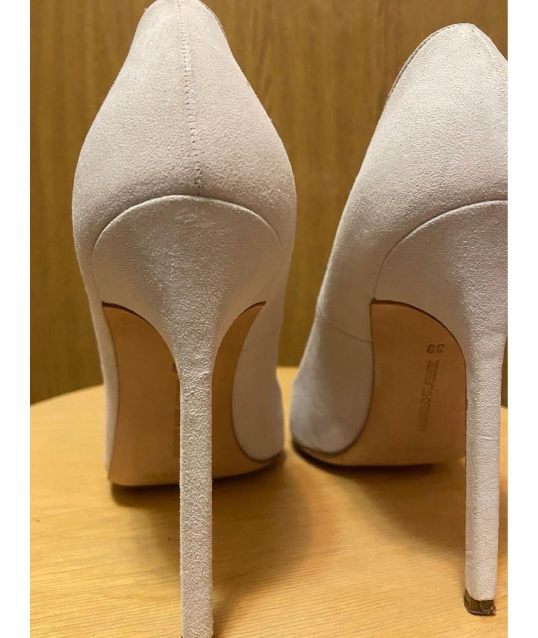 MANOLO BLAHNIK Бежевые замшевые туфли, фото 2