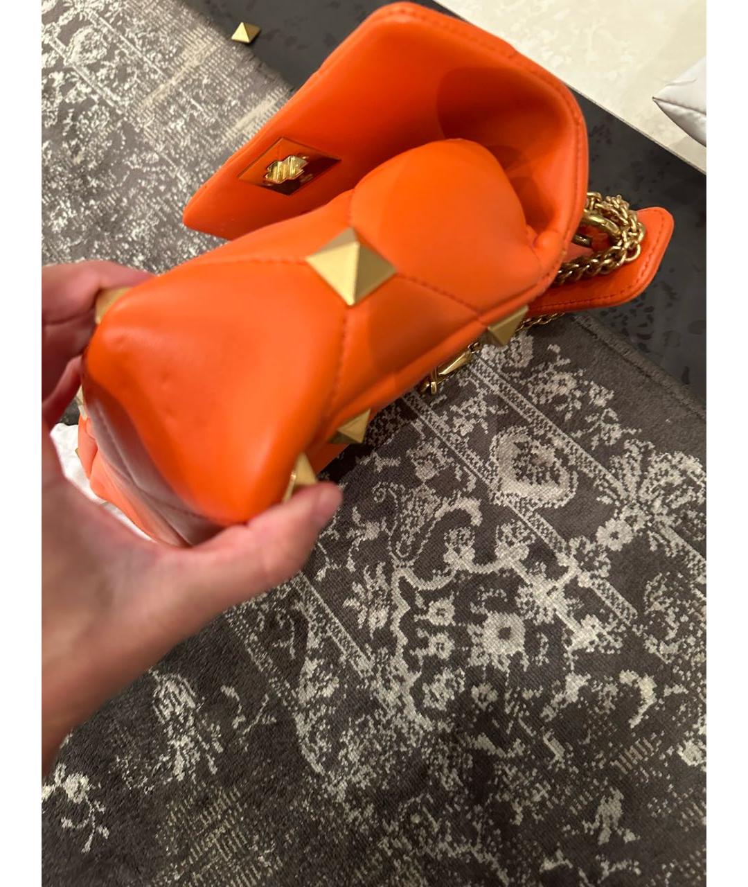 VALENTINO Оранжевая кожаная сумка через плечо, фото 4