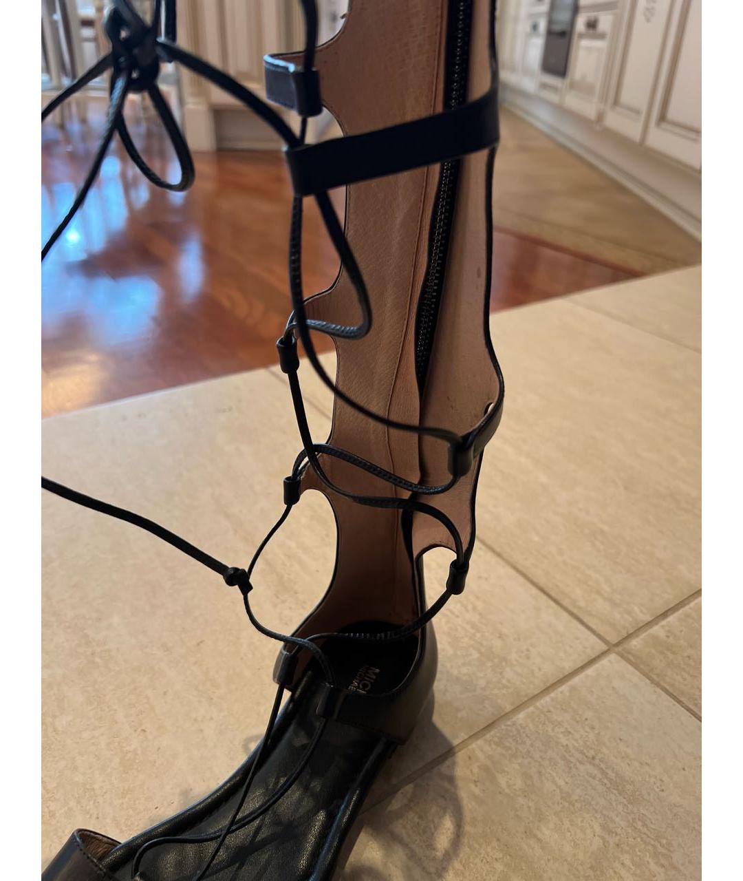 MICHAEL MICHAEL KORS Черные кожаные сандалии, фото 6