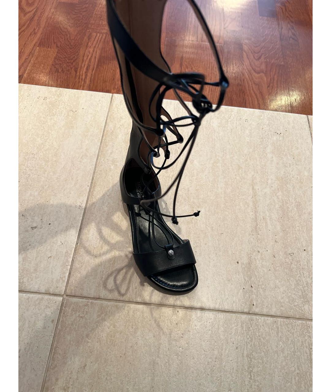MICHAEL MICHAEL KORS Черные кожаные сандалии, фото 2