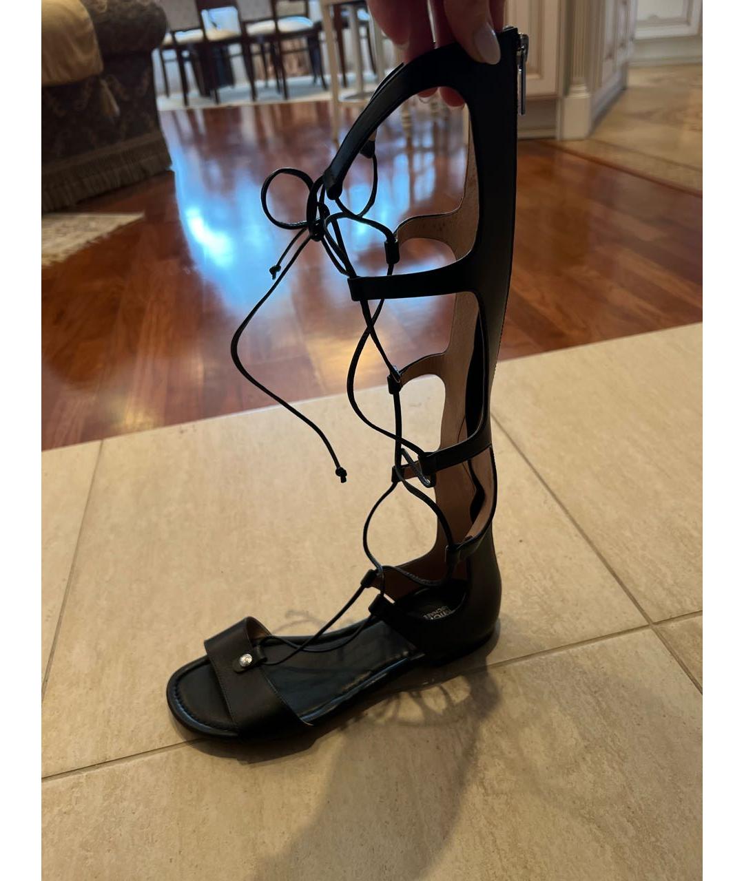 MICHAEL MICHAEL KORS Черные кожаные сандалии, фото 5