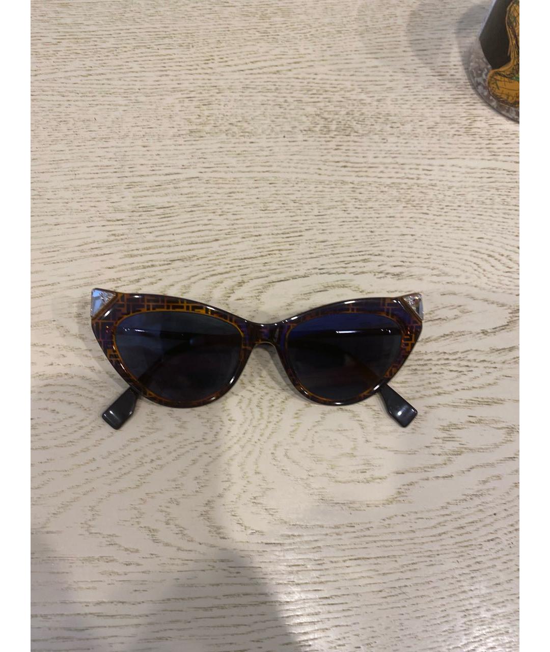 FENDI Антрацитовые пластиковые солнцезащитные очки, фото 5