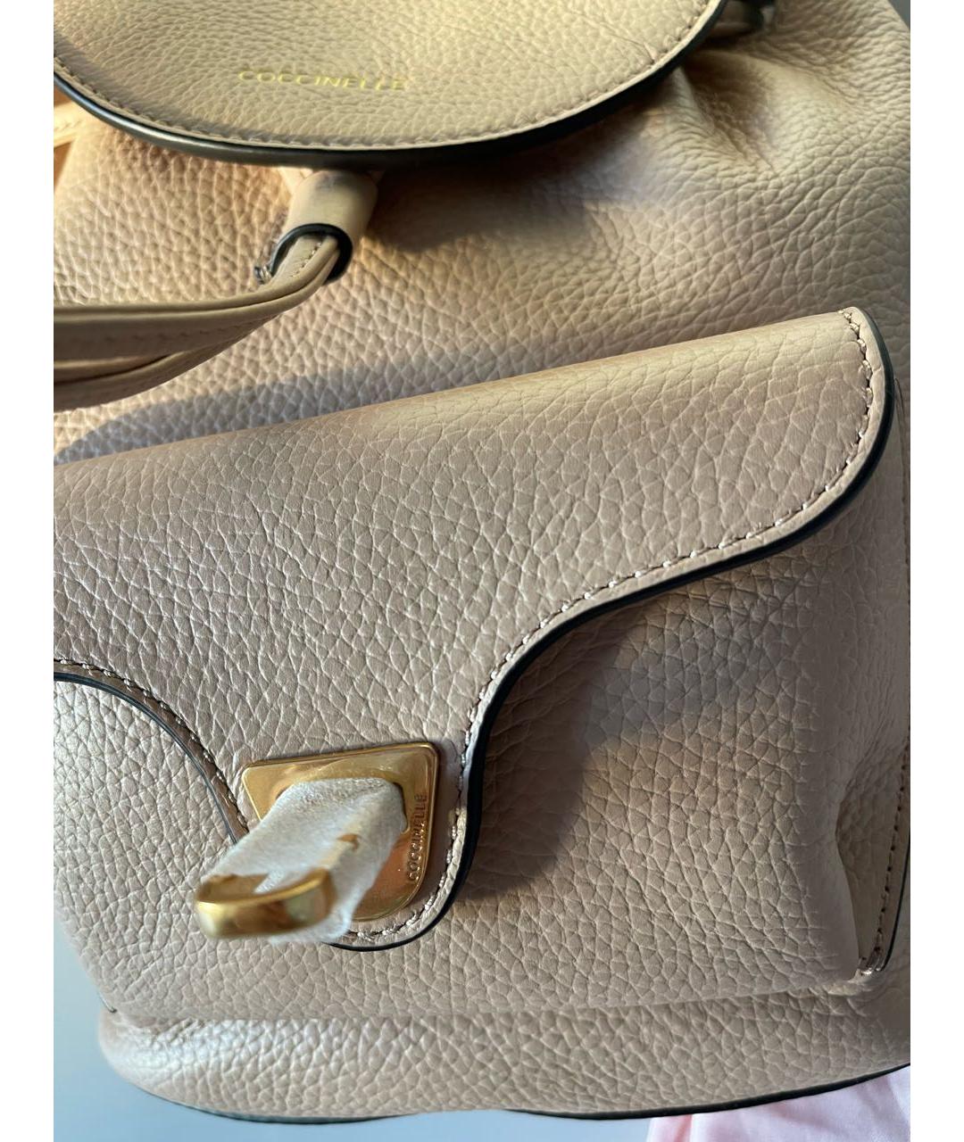 COCCINELLE Бежевый кожаный рюкзак, фото 6