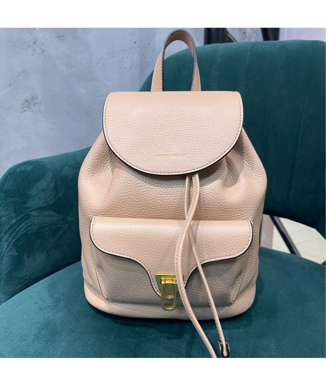 COCCINELLE Бежевый кожаный рюкзак, фото 3