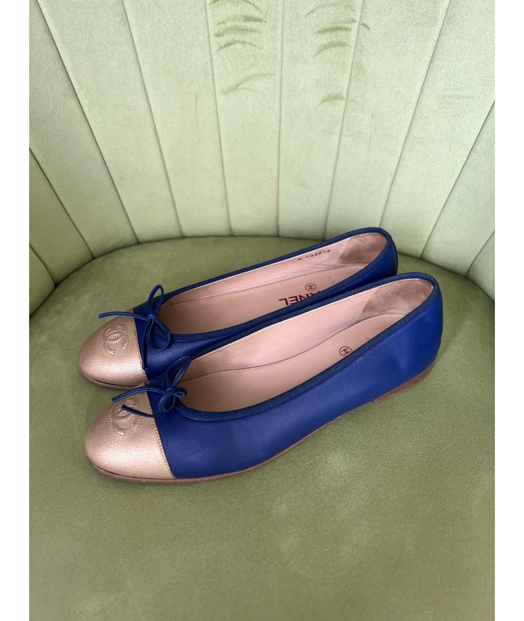 CHANEL PRE-OWNED Темно-синие кожаные балетки, фото 5