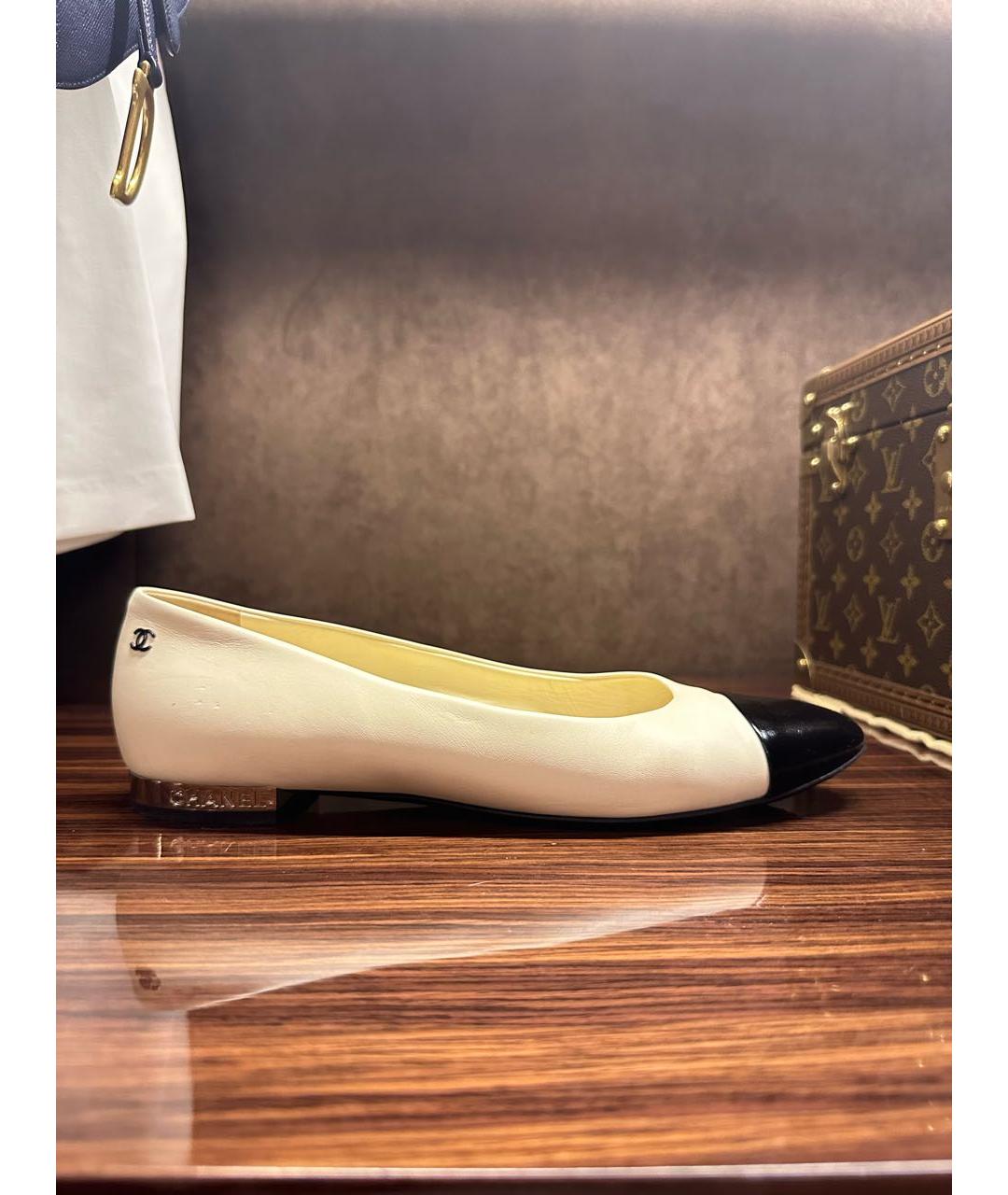CHANEL Бежевые кожаные балетки, фото 8