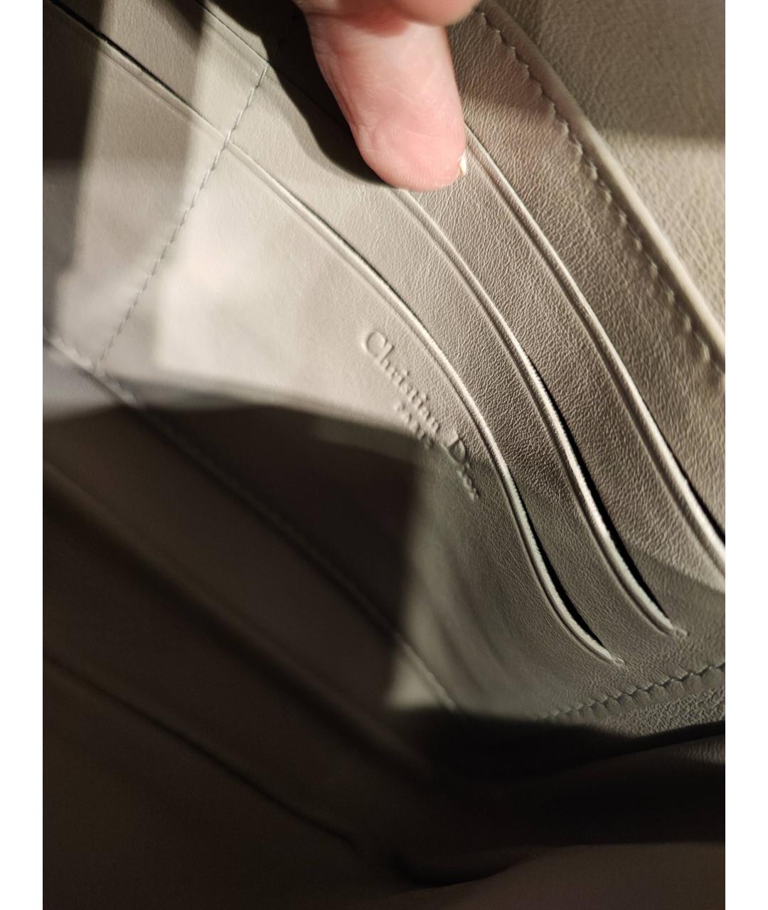 CHRISTIAN DIOR PRE-OWNED Бежевая сумка через плечо из лакированной кожи, фото 9